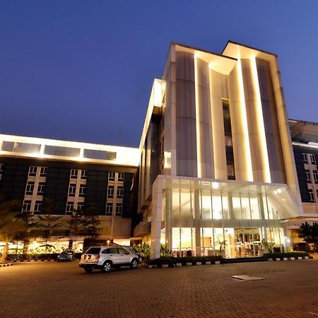 Yasmin Hotel Karawaci Tangerang Exterior foto