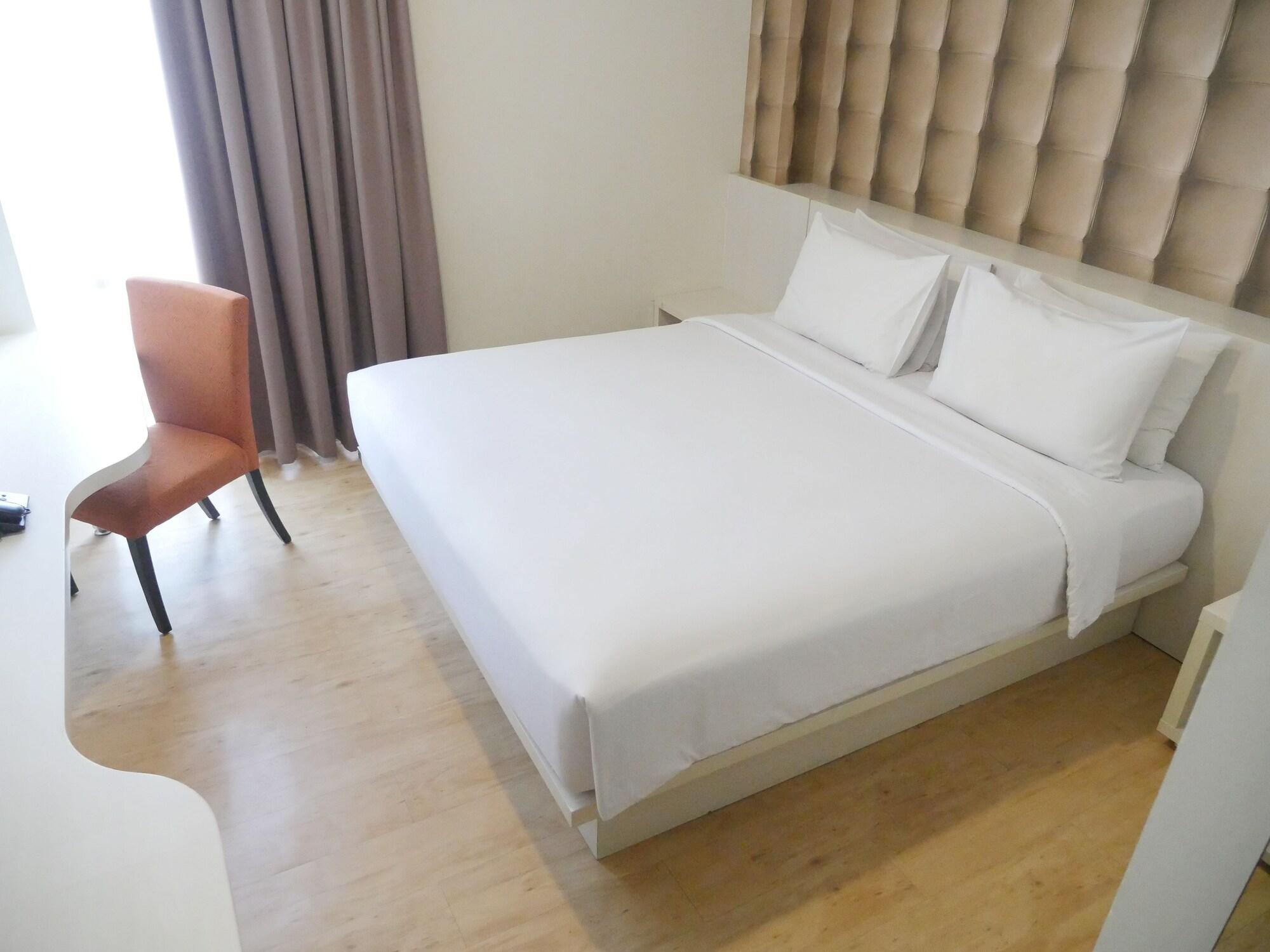Yasmin Hotel Karawaci Tangerang Exterior foto