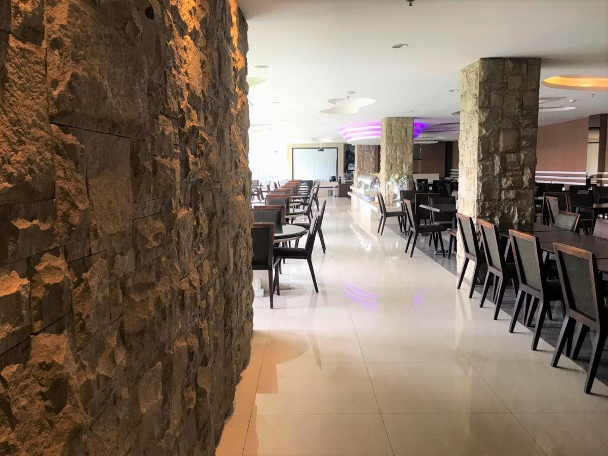Yasmin Hotel Karawaci Tangerang Exterior foto