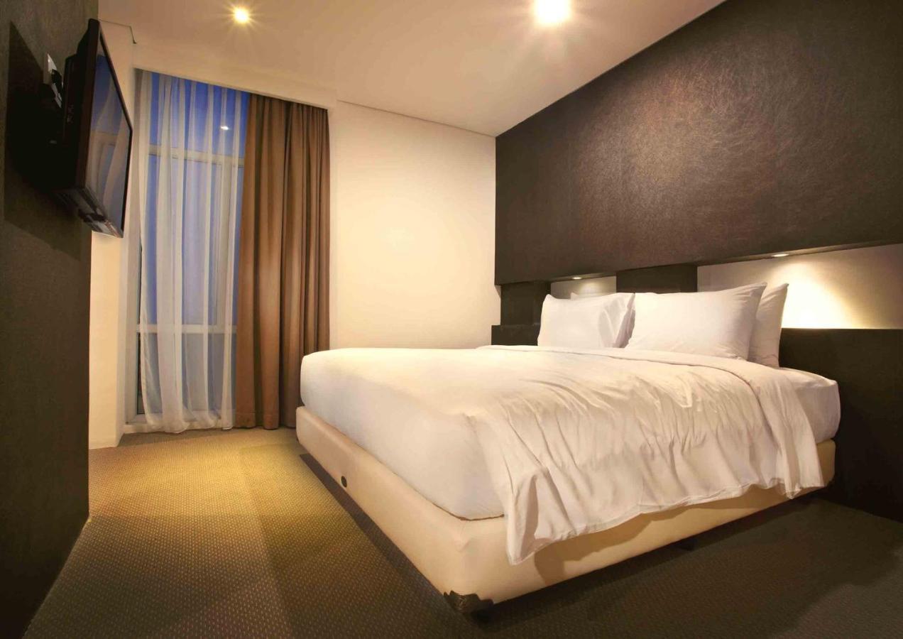 Yasmin Hotel Karawaci Tangerang Exterior foto