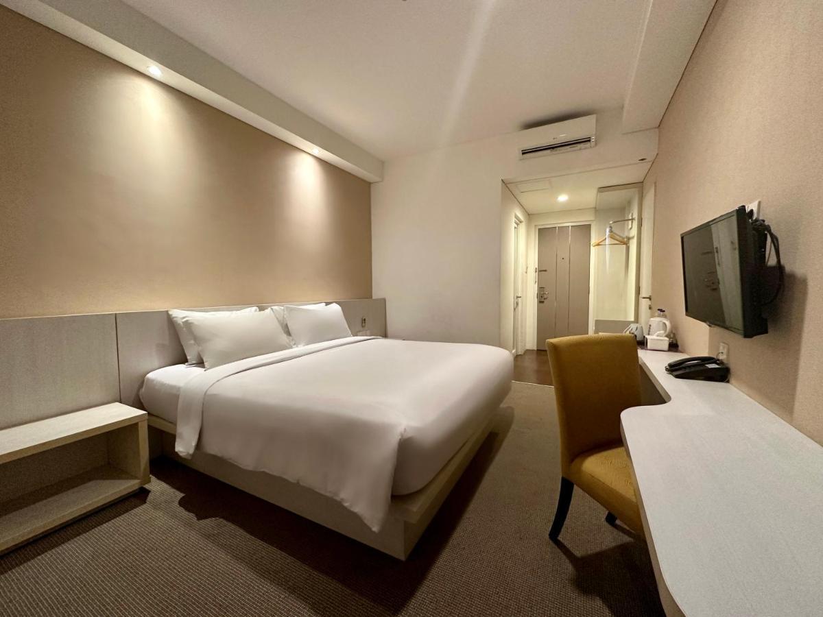Yasmin Hotel Karawaci Tangerang Exterior foto