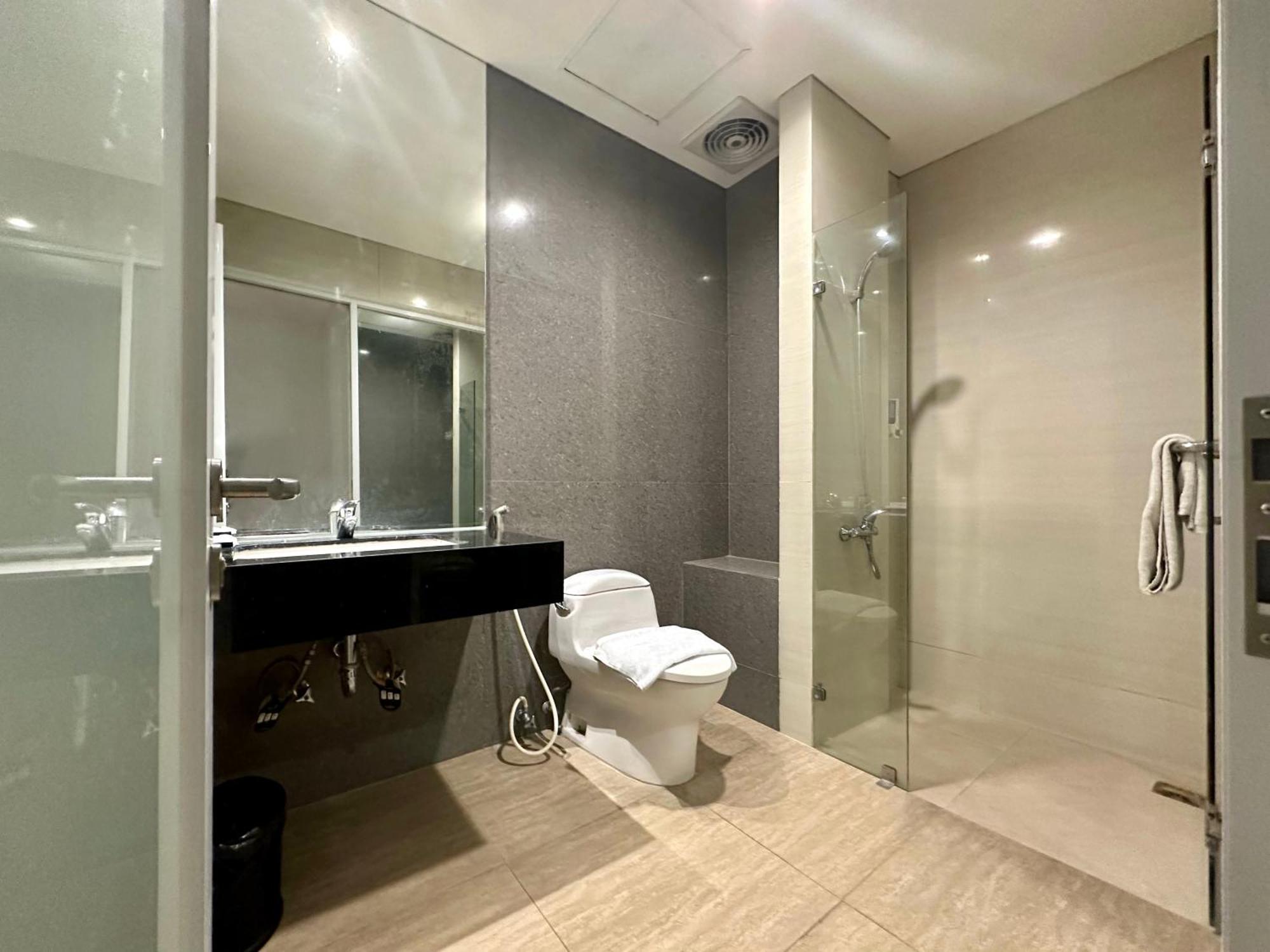 Yasmin Hotel Karawaci Tangerang Exterior foto