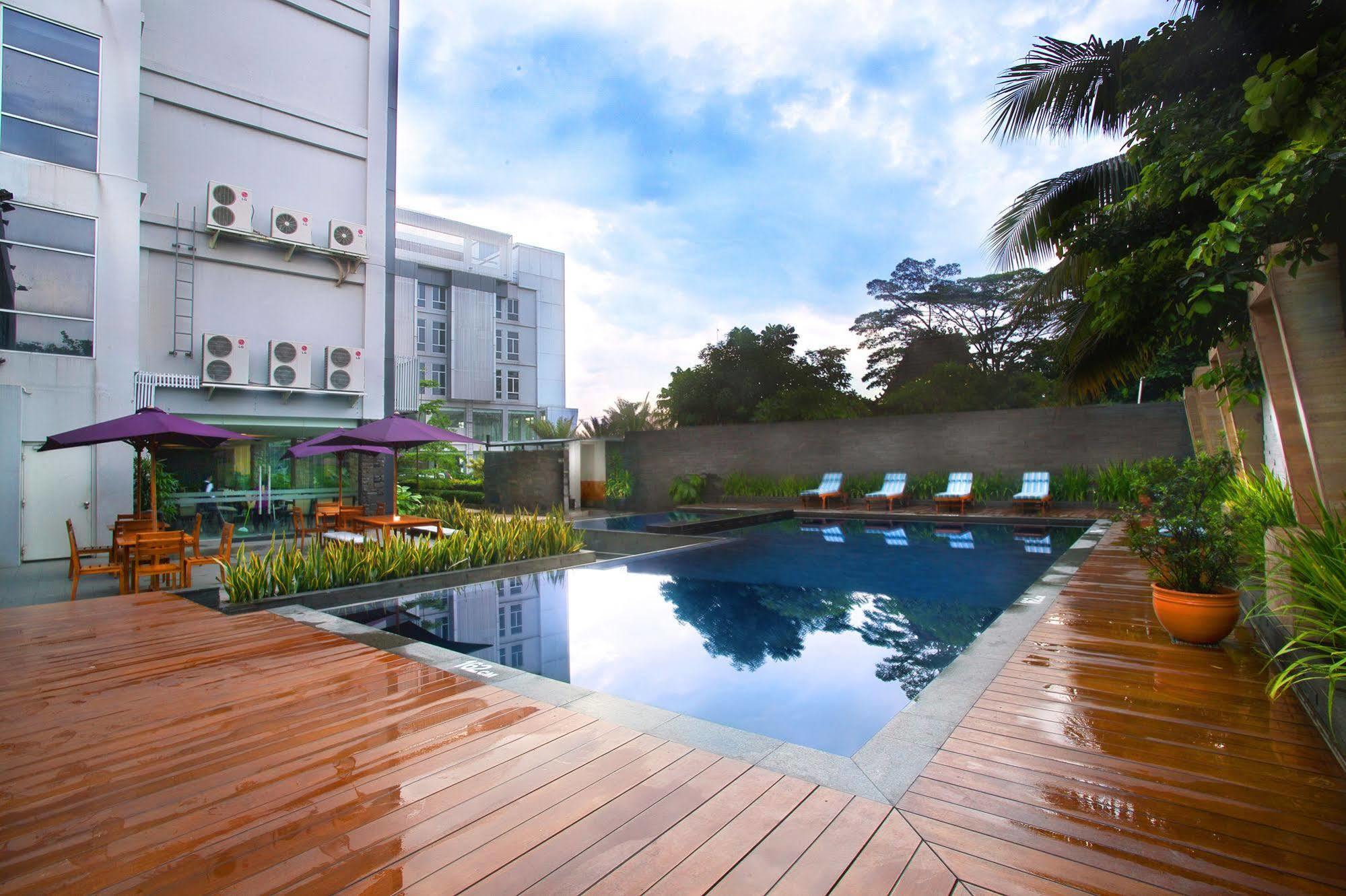 Yasmin Hotel Karawaci Tangerang Exterior foto